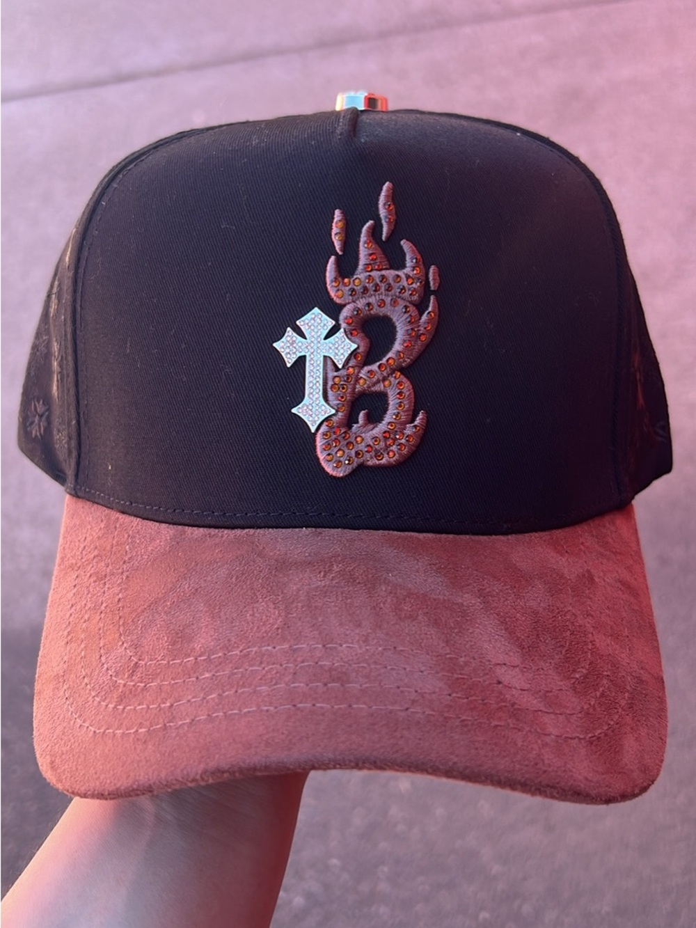 Unbranded Men's Two-Tone Black & Dusty Rose Cap with Embellished Emblem
